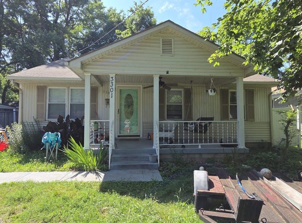 3301 Schneidman, Paducah, KY 42003
