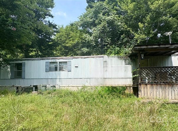 1031 Red Oak Drive, Walnut Cove, NC 27052