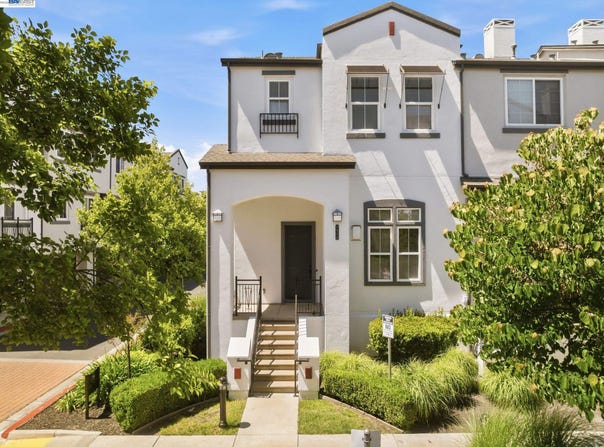 8830 Oliver Pl, Dublin, CA 94568