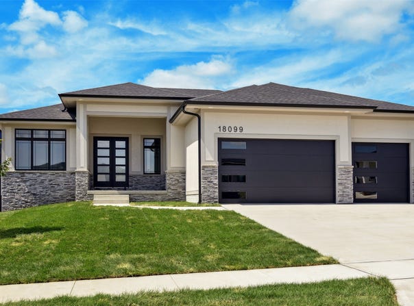 18099 Townsend Drive, Clive, IA 50325