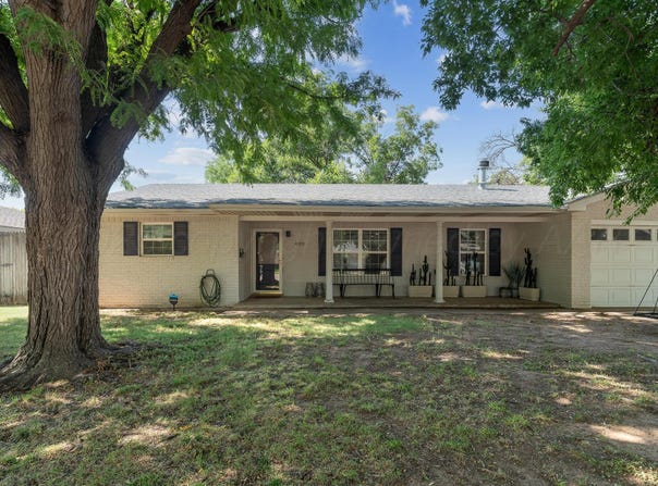 4311 CHARLES Street, Amarillo, TX 79106-6006