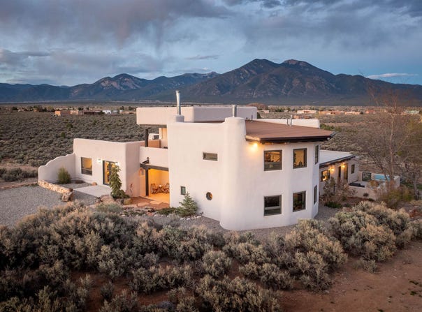 1447 Mesa Vista, Taos, NM 87571
