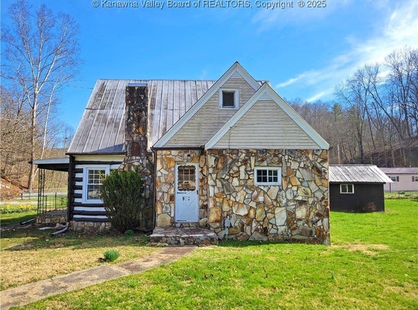 901 Green Valley Drive, St Albans, WV 25177