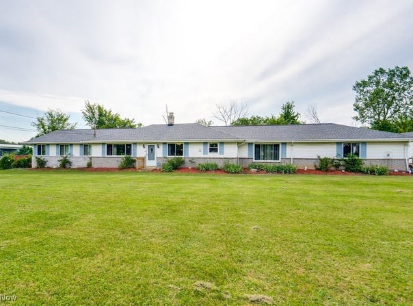 19740 Benbow Road, Strongsville, OH 44136
