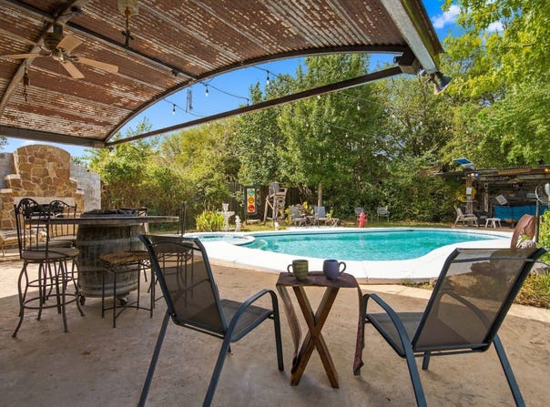 1016 Meadows Drive, Corinth, TX 76208