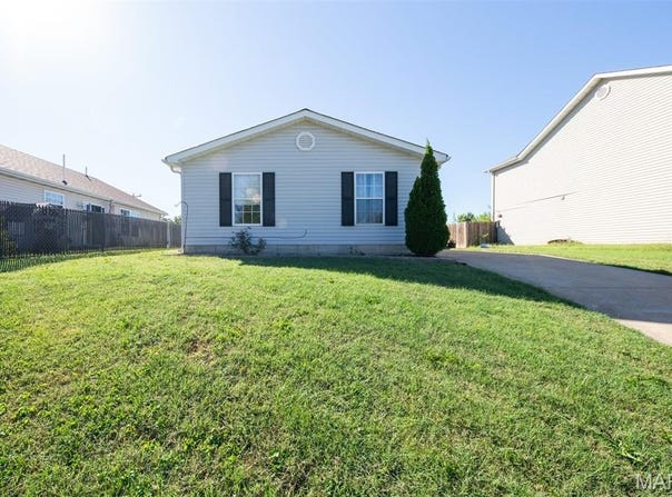 513 S 1st Street, Pacific, MO 63069