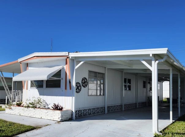 87 5TH ST. W., Nokomis, FL 34275