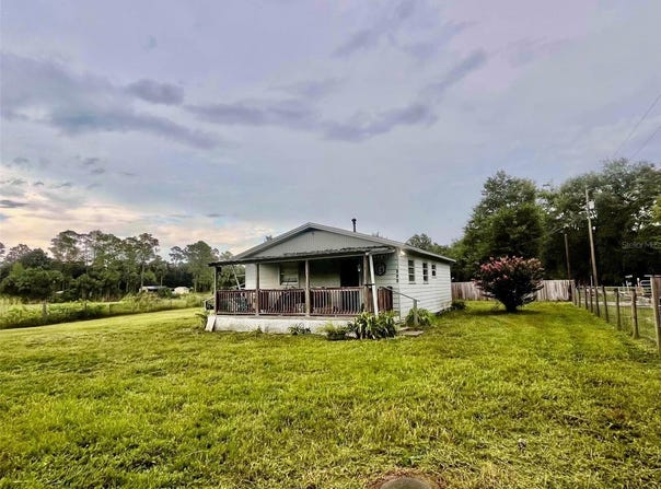 708 LAKE SHORE DRIVE, PIERSON, FL 32180