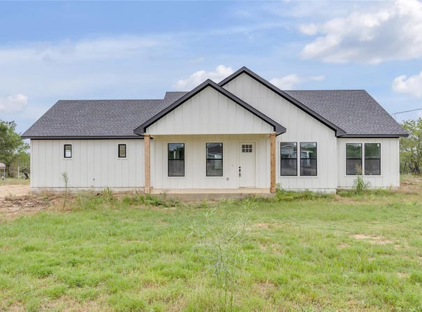 138 Blushing DR, Cedar Creek, TX 78612