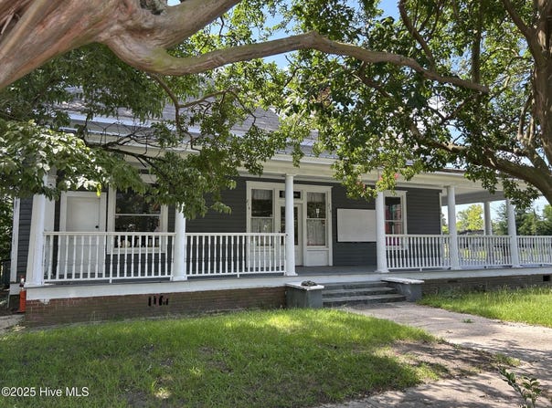 214 Mccaskill Avenue, Maxton, NC 28364