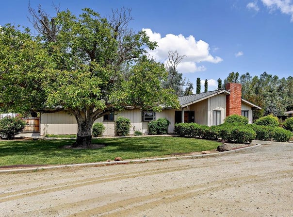 12066 Excelsior Avenue, Hanford, CA 93230
