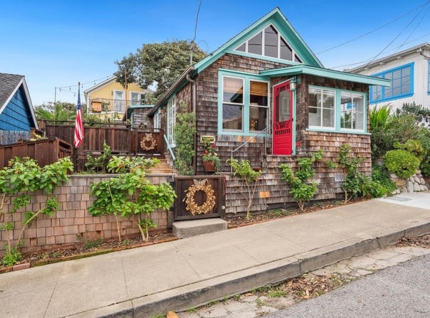 313 14th ST, PACIFIC GROVE, CA 93950