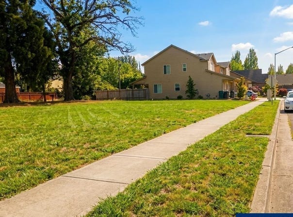 816 810 Maple St, Independence, OR 97351
