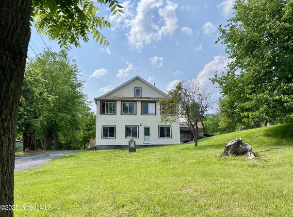 130 N Washington St Street, Athens, NY 12015