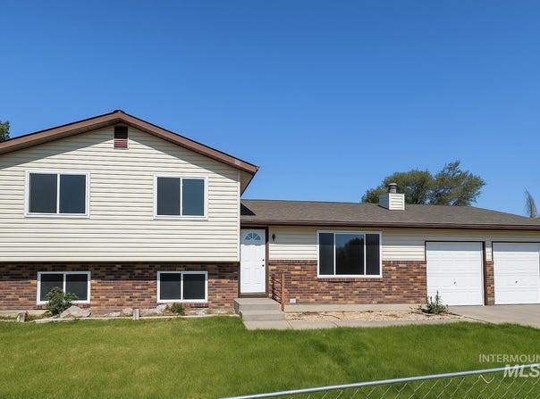 2345 N 3rd E, Mountain Home, ID 83647-1555