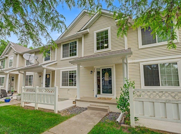 9405 Greenspire Drive, West Des Moines, IA 50266