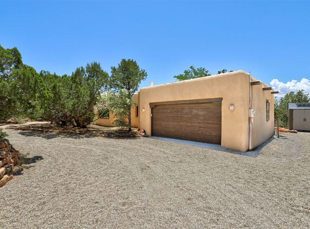 13 Herrada Ct, Santa Fe, NM 87508