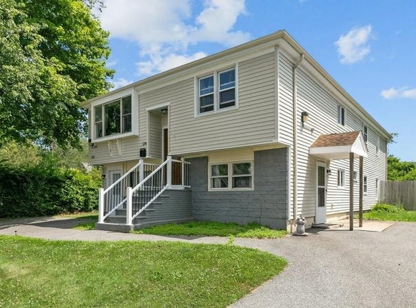 132 Maple Avenue, Middletown, RI 02842