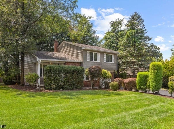 41 Hopper Ave, Westwood Boro, NJ 07675-3207