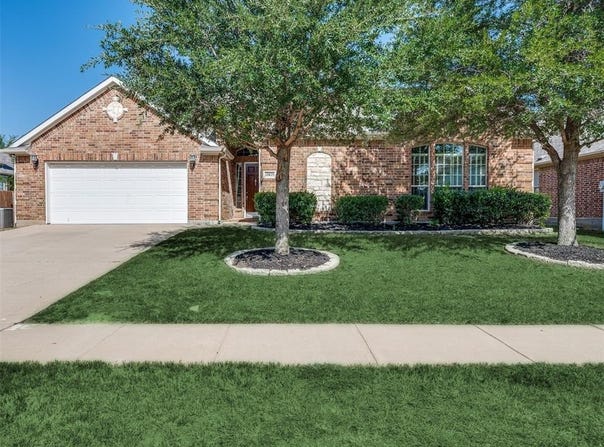 11825 Balta Drive, Fort Worth, TX 76244