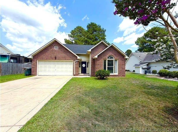4229 Buckhurst Drive, Hope Mills, NC 28348