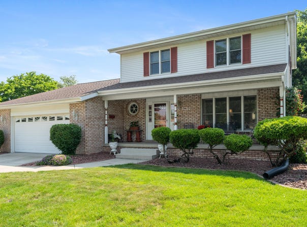 9419 Verbena Drive, Munster, IN 46321