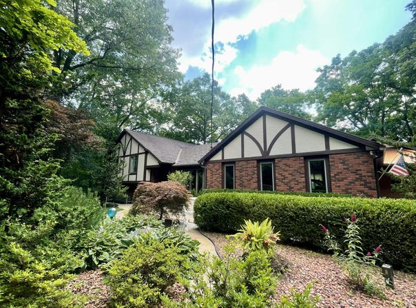 13829 Riker Road, Chelsea, MI 48118