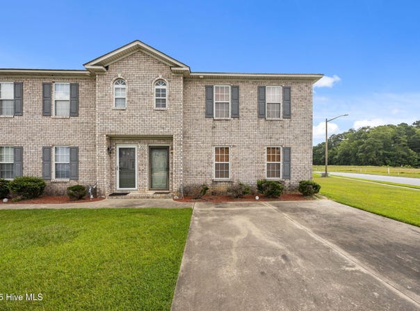 300 South Square Drive, Winterville, NC 28590