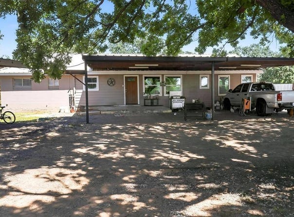 729 East Reno Road, Reno, TX 76020