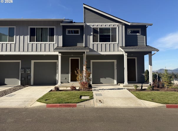 2610 Waterlily Dr, Eugene, OR 97403
