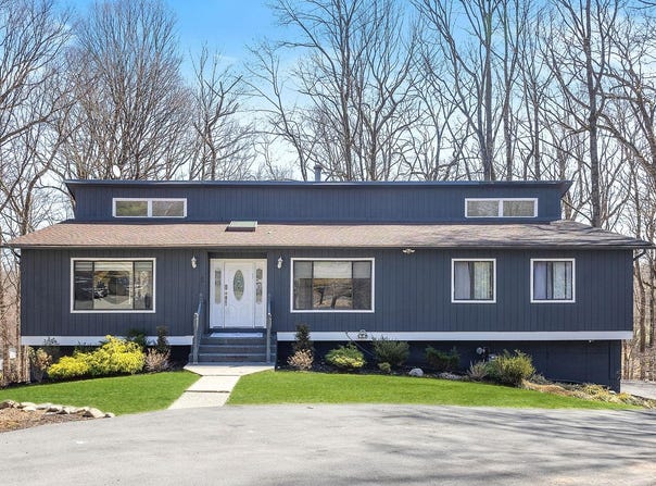 5 Catalina Court, Suffern, NY 10901