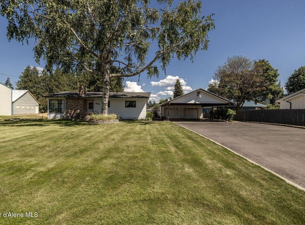 9526 N MAPLE ST, Hayden, ID 83835