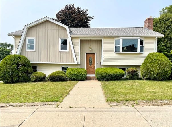 154 Aylsworth Avenue, Woonsocket, RI 02895
