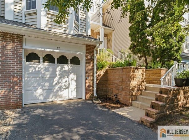 47 Lambiance Court, Highland Park, NJ 08904