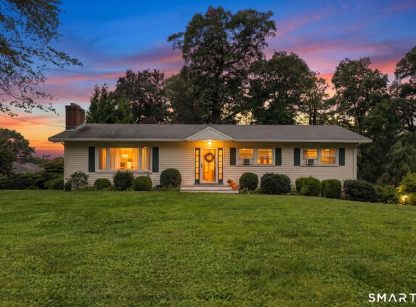 19 Starlight Drive, Norwalk, CT 06851