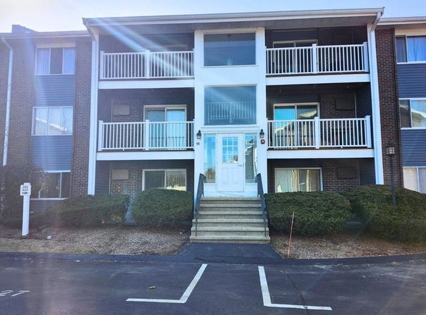 11 Woodcrest Ct, Weymouth, MA 02190