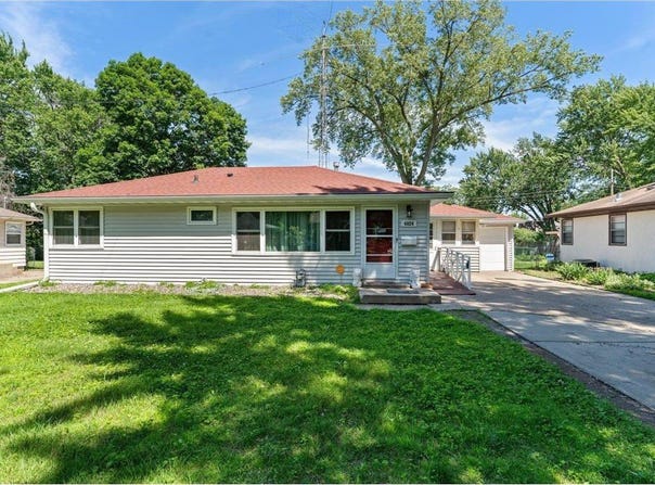 4824 Georgia Avenue N, Crystal, MN 55428