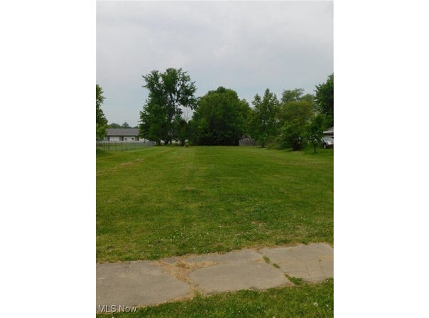 Sherman Street, Geneva, OH 44041
