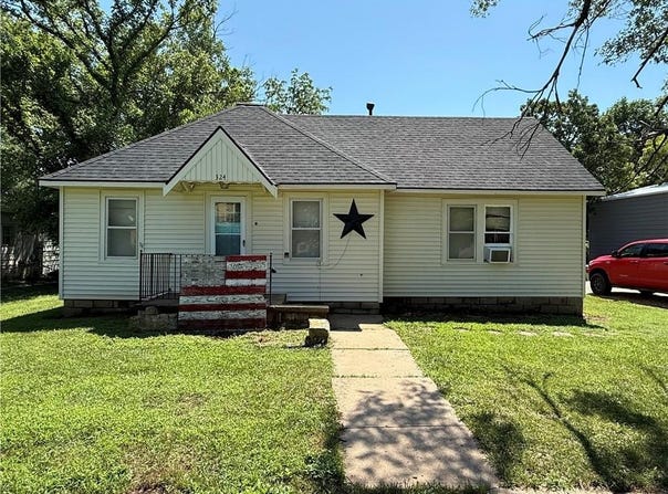 324 Plum Street, Cottonwood Falls, KS 66845