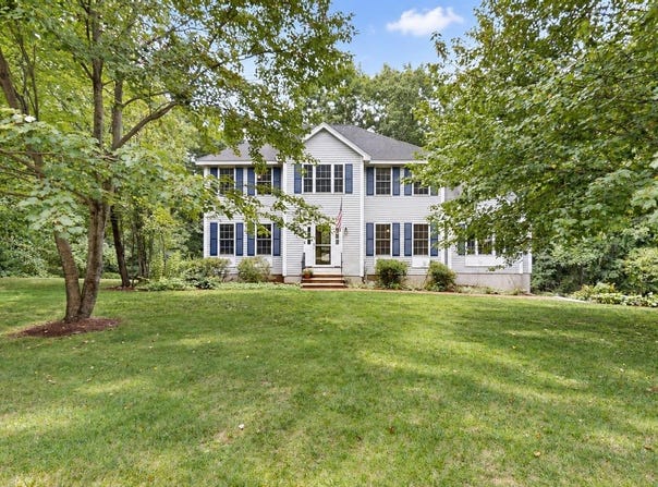 79 Wyndridge Circle, Pelham, NH 03076