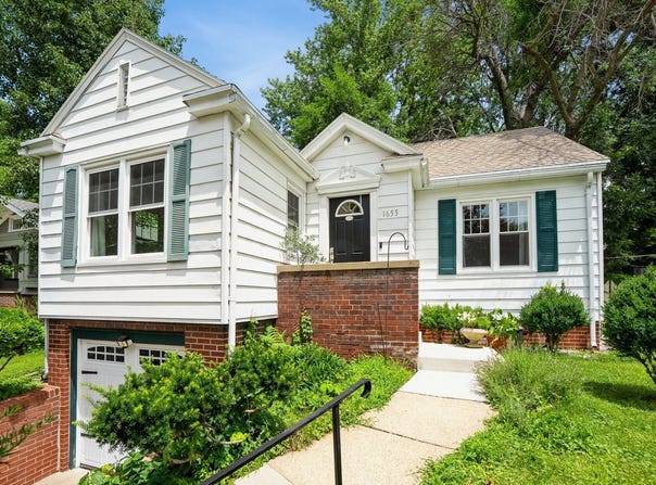 1655 Northwest Drive, Des Moines, IA 50310