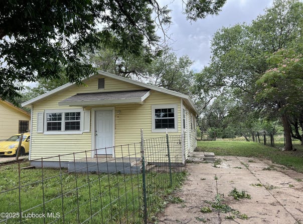 2710 E 3rd Street, Lubbock, TX 79403