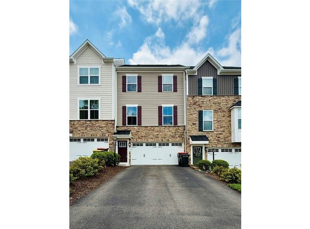 159 Cole Dr, Robinson Twp, PA 15136