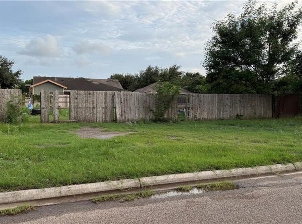 2001 1 1/2 Street, Mission, TX 78572