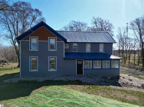 2587 S Coldwater Road, Mt Pleasant, MI 48858