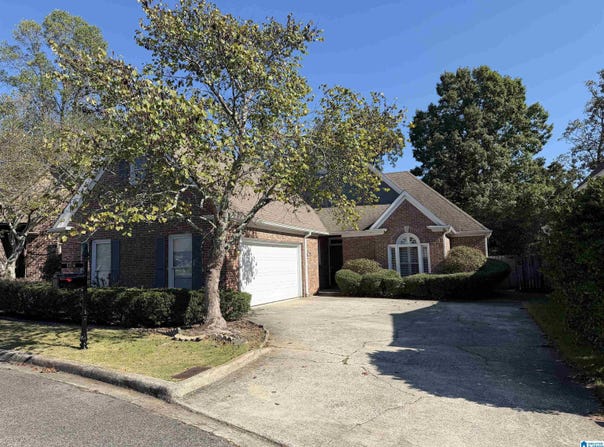2209 STERLING RIDGE CIRCLE, VESTAVIA HILLS, AL 35216