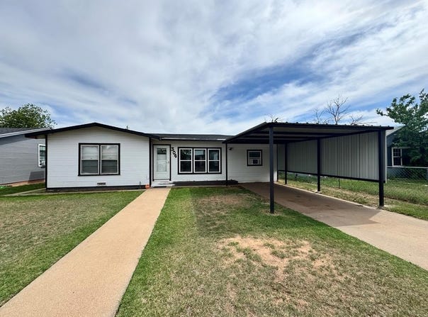 304 34th St, Snyder, TX 79549