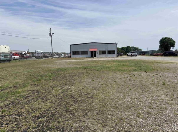 2008 S Benton, Searcy, AR 72143