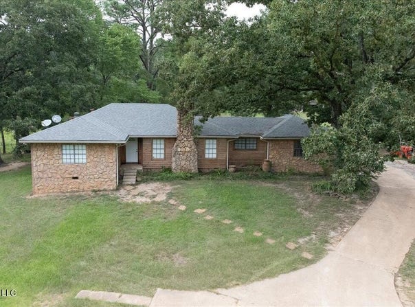 108 Wynndale Lake Road, Terry, MS 39170