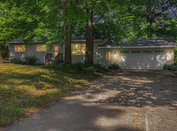 19160 GLENDALE CIRCLE, SPRING LAKE, MI 49456